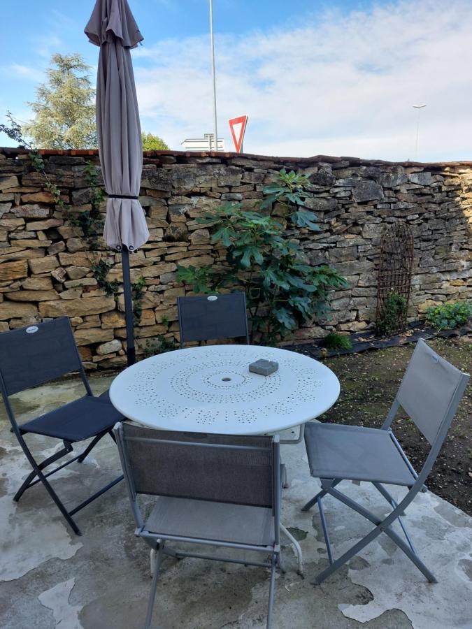 Ferienwohnung Les Dauphins Saint-Romain-de-Jalionas Exterior foto